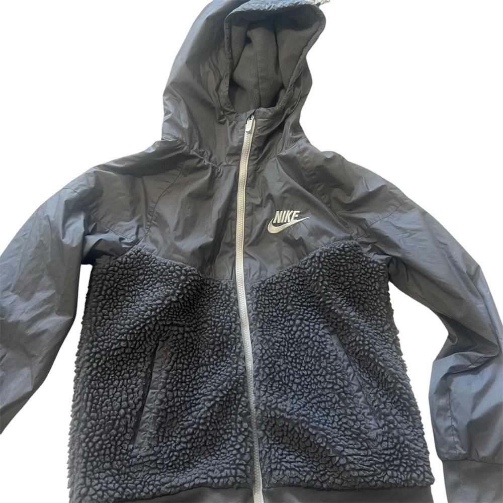 Nike Boy Sportsware Sherpa Windrunner Jacket Gray Color Size Large